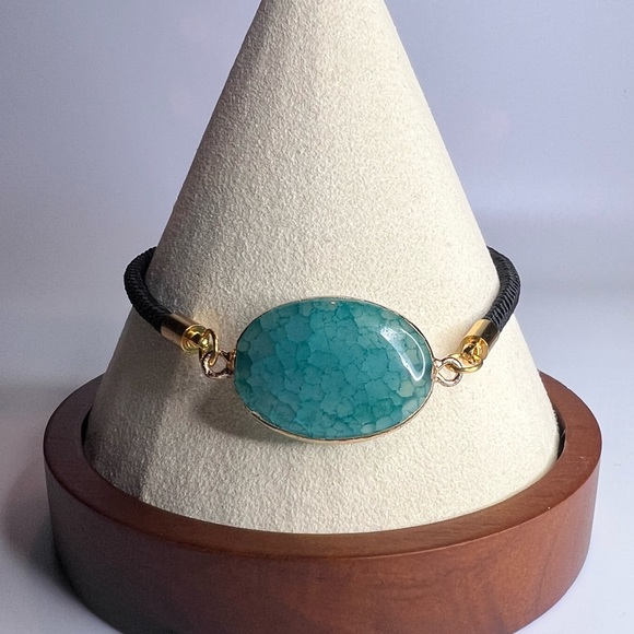 Adjustable blue stone bracelet - Picture 2 of 3